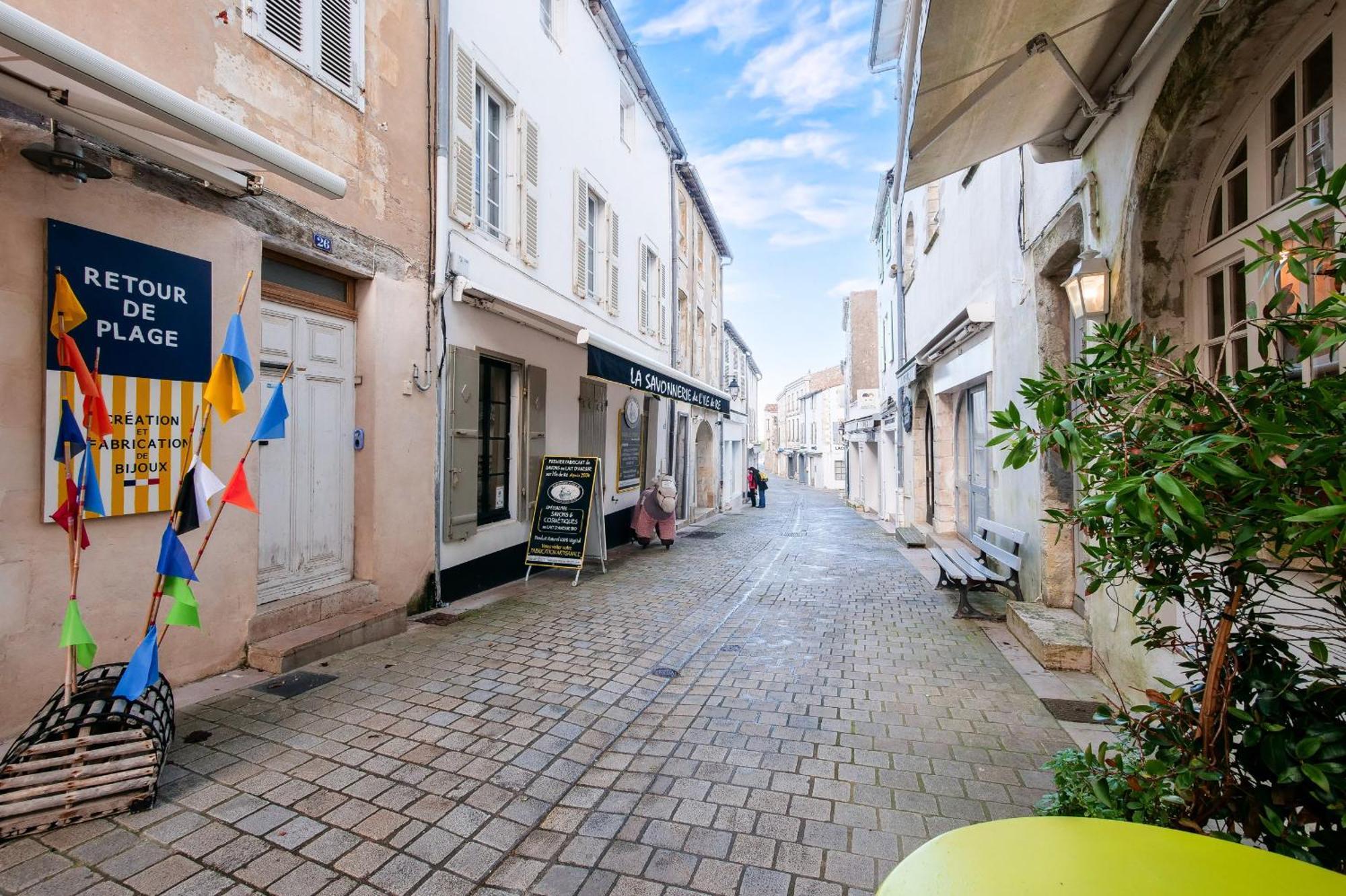 La Suite 24 - Studio Avec Terrasse A 100M Du Port De Saint-Martin-de-Ré Kültér fotó